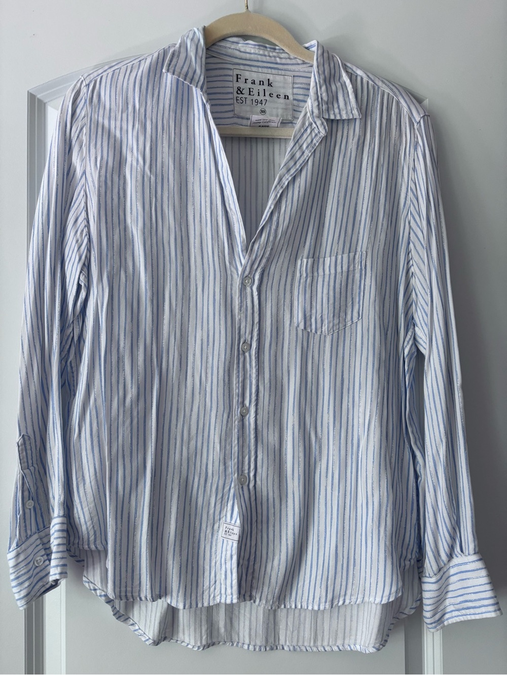 Frank & Eileen Blue and White Striped Casual Button-Down Shirt